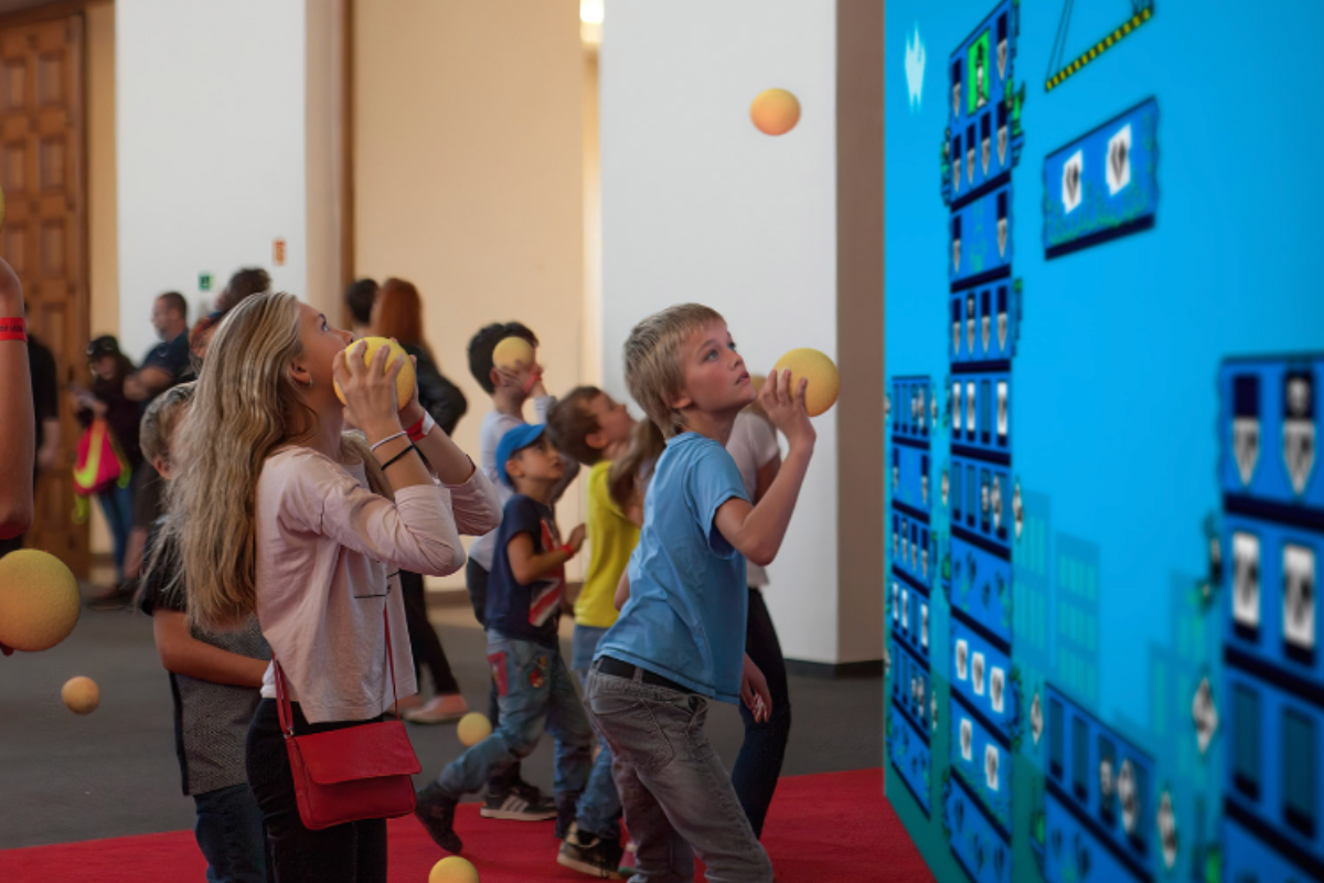 Digitális játszótér, ami mindenkit megmozgat – INITI Playground a KidExpón