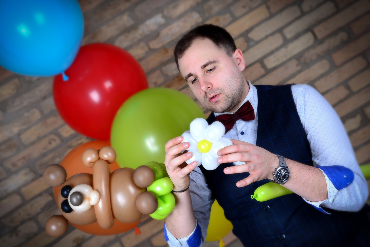 Luficsodák Csatai Gergővel, a Guinness-rekorder lufiművésszel a Megjöttünk.hu standján